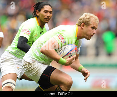 Londra, Regno Unito. 11 maggio 2014 Philip Snyman del Sud Africa durante la piastra semi partita finale tra il Sud Africa e Samoa presso il Marriott London Sevens Rugby essendo mantenuto a Twickenham Rugby Stadium di Londra come parte della HSBC Sevens World Series. Foto di Roger Sedres/ImageSA Foto Stock