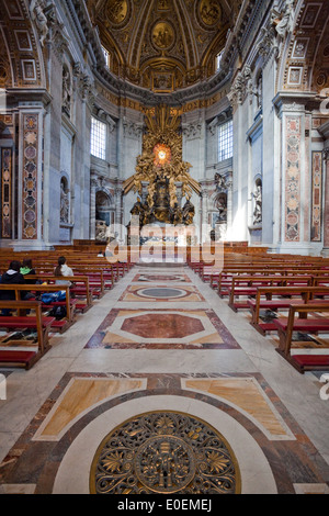 Altare, Petersdom, Vatikan - Altare, Basilica di San Pietro e Città del Vaticano Foto Stock