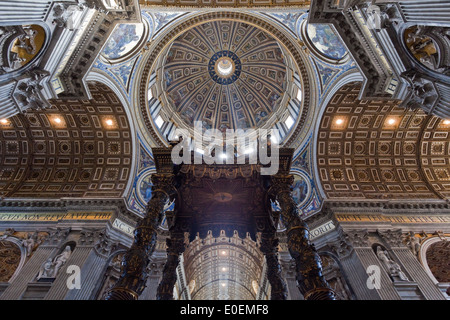 Petersdom, Vatikan - Basilica di San Pietro e Città del Vaticano Foto Stock