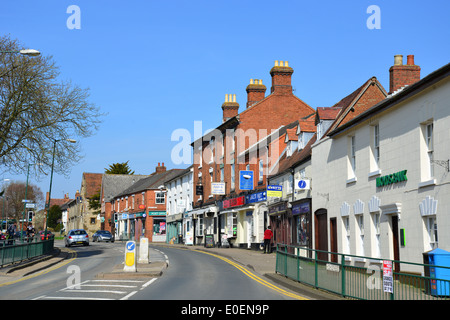 High Street, Southam, Warwickshire, Inghilterra, Regno Unito Foto Stock