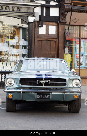 Ford Mustang parcheggiato in Stratford upon Avon Inghilterra Foto Stock