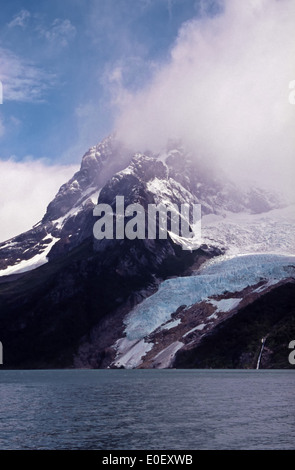 Balmaceda ghiacciaio Balmaceda e picco, ultima speranza Suono, Cile Foto Stock