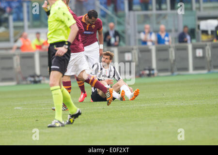 Roma, Italia. 11 Maggio, 2014. Mehdi Benatia di come Roma e Fernando Llorente della Juventus FC durante la Serie A match tra Roma e Juventus FC il 11 maggio 2014, nello Stadio Olimpico di Roma. Credito: Manuel Romano/NurPhoto/ZUMAPRESS.com/Alamy Live News Foto Stock