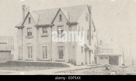 Questa fotografia storica del 1919 raffigura la casa al 1070 di Virginia Avenue a Grandview Heights, Ohio, che mostra l'architettura residenziale degli inizi del XX secolo negli Stati Uniti. Foto Stock