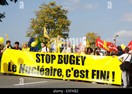 Protesta contro la centrale nucleare, Ain, Bugey, Saint Vulbas, Rhone Alpes, Francia. Foto Stock