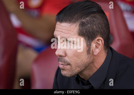 Madrid, Spagna. 11 Maggio, 2014. Atletico Madrid coach argentino Diego Pablo Simeone, durante la loro Liga Spagnola di Primera Division match giocato contro Malaga al Vicente Calderon stadium in Madrid, Spagna centrale, 11 maggio 2014. (Foto di Oscar Gonzalez/NurPhoto) © Oscar Gonzalez/NurPhoto/ZUMAPRESS.com/Alamy Live News Foto Stock