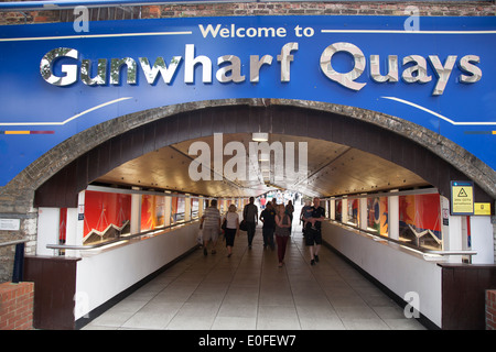 Gunwharf Quays, Shopping Center, Portsmouth; Inghilterra; Regno Unito Foto Stock