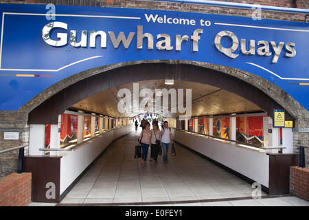 Gunwharf Quays, Shopping Center, Portsmouth; Inghilterra; Regno Unito Foto Stock