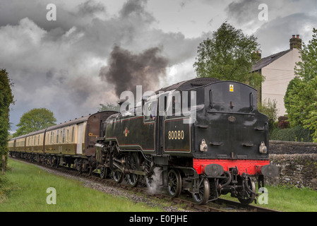 La Principessa Elisabetta classe serbatoio del motore n. 80080 sulla East Lancashire Railway a Irwell Vale fermare. Foto Stock