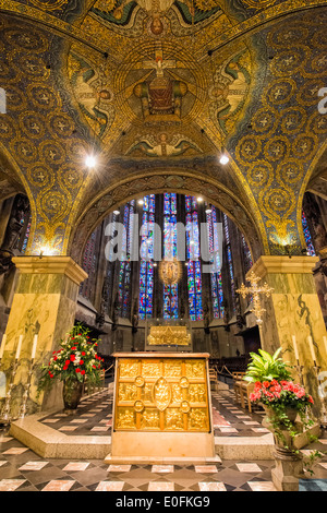 Altare e coro Hall, la Cattedrale di Aquisgrana, Renania settentrionale-Vestfalia, Germania, Patrimonio Mondiale dell Unesco Foto Stock