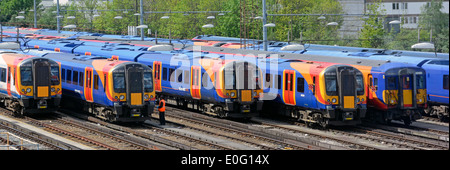 Trasporto pubblico primo piano sul front end del treno passeggeri alcuni dei treni di Stagecoach del Sud Ovest in deposito alla stazione ferroviaria di Clapham Junction a sud di Londra UK Foto Stock