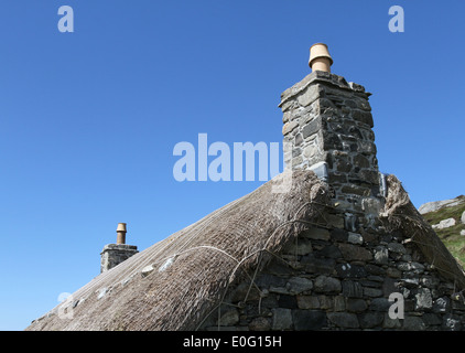 Il tetto del blackhouse garenin isola di Lewis in Scozia maggio 2014 Foto Stock