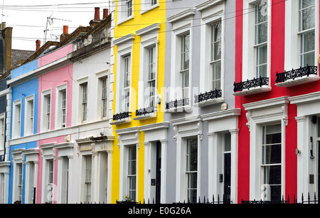 Colorate case a schiera in Notting Hill Londra Foto Stock