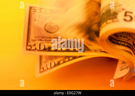 Un sacco di dollaro di banconote sono contati, Viele Dollar Geldscheine werden gezaehlt Foto Stock