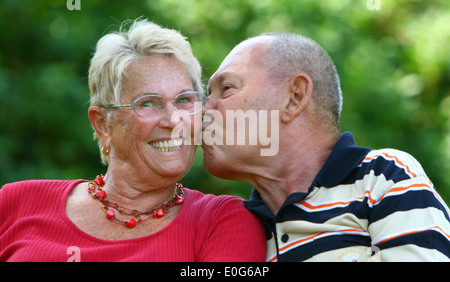 Felice Senior Citizen's coppia [], 60 +, vecchio, gli uomini anziani, alla vecchia, età, vecchio, uomini anziani, alle vecchie, vecchie, uomo anziano, gruppo di età Foto Stock