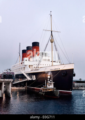 SS Columbia attrazione, nave passeggeri camicia di vapore a American Waterfront, Tokyo Disneysea. Il Giappone. Foto Stock