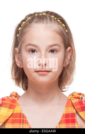 Ritratto di una bambina con capelli biondi - Isolato su bianco Foto Stock