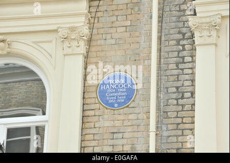 Queens Gate, Londra, Regno Unito. La targa blu posto all'indirizzo dove il comico Tony Hancock vissuto dal 1952-58. Credito: Matteo Chattle/Alamy Live News Foto Stock