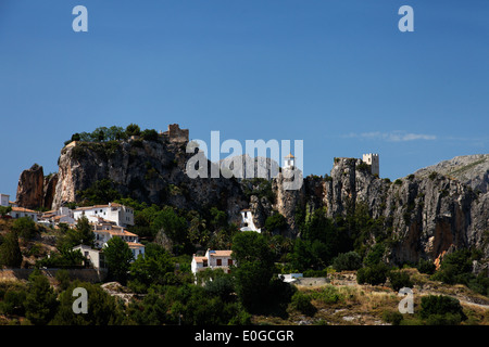 Villaggio di montagna, Guadalest, PROVINCIA Alicante, Spagna Foto Stock