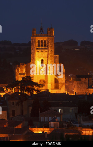 Vista città con una cattedrale Sainte-Pierre, cattedrale, gotico, profilattico preservativo-en-Armanac, Dipartimento Gers, regione Midi-Pyrenees, Via Foto Stock