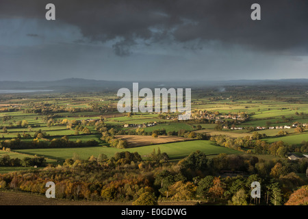 Vista dal lungo la camma verso il basso vicino a Dursley, Gloucestershire Foto Stock