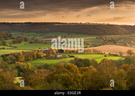 Vista dal picco giù vicino a Dursley, Gloucestershire Foto Stock