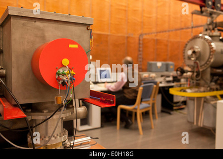 Il cesio orologi atomici dal PTB Institute, Bassa Sassonia, Germania, Brunswick, Bassa Sassonia, Germania Foto Stock