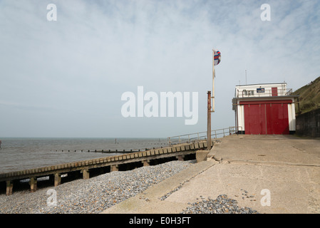 La scialuppa di salvataggio RNLI Stazione e scalo a Sheringham NORFOLK REGNO UNITO Foto Stock