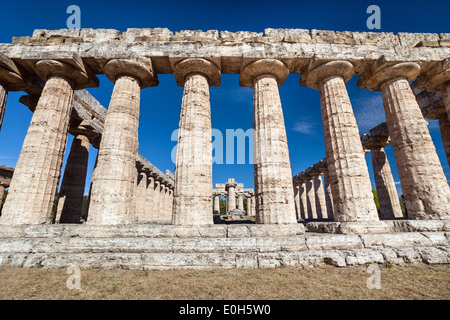 Tempio di Hera, Basilica, la storica città di Paestum nel Golfo di Salerno, Capaccio, Campania, Italia, Europa Foto Stock