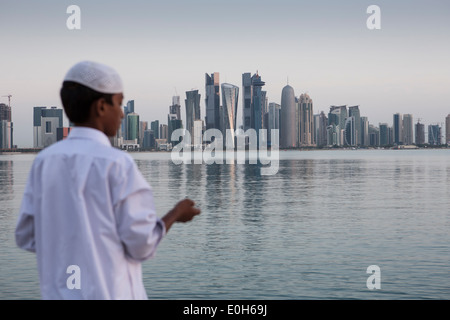 Doha, Qatar, Medio Oriente new skyline West Bay quartiere finanziario centrale Foto Stock