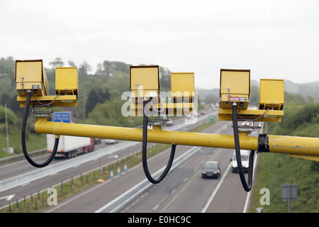 Velocità media telecamere sulla M5 in Somerset vicino a Weston super Mare Maggio 2014 Foto Stock