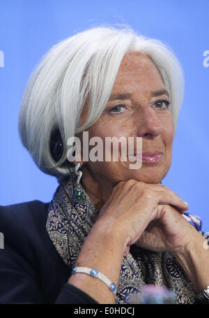 Berlino, Germania. 13 Maggio, 2014. Il Fondo monetario internazionale (FMI) Direttore Christine Lagarde partecipa a una conferenza stampa dopo un incontro presso la cancelleria di Berlino in Germania, il 13 maggio 2014. © Zhang ventola/Xinhua/Alamy Live News Foto Stock