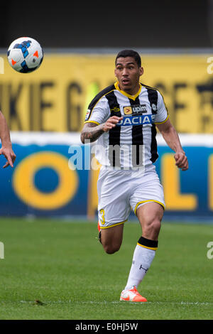 Verona, Italia. Il 10 maggio, 2014. Allan (Udinese) Calcio/Calcetto : Italiano 'Serie A' match tra Hellas Verona 2-2 Udinese a Stadio Marcantonio Bentegodi di Verona, Italia . © Maurizio Borsari/AFLO/Alamy Live News Foto Stock