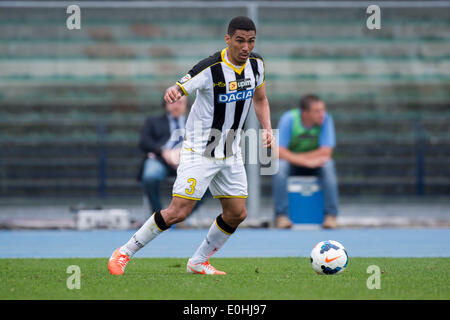 Verona, Italia. Il 10 maggio, 2014. Allan (Udinese) Calcio/Calcetto : Italiano 'Serie A' match tra Hellas Verona 2-2 Udinese a Stadio Marcantonio Bentegodi di Verona, Italia . © Maurizio Borsari/AFLO/Alamy Live News Foto Stock