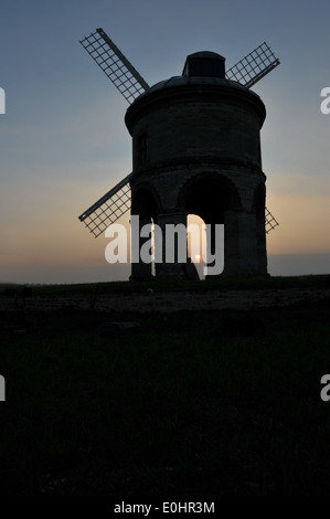 Chesterton Windmill nel Warwickshire al tramonto Foto Stock