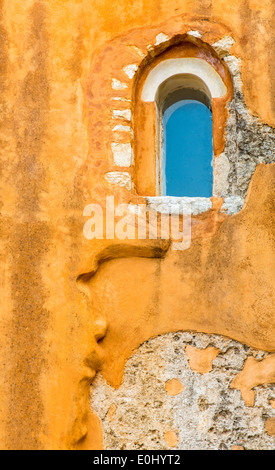 Piccolo villaggio cretese Kavros in Creta, Grecia. Sfondo di viaggio Foto Stock