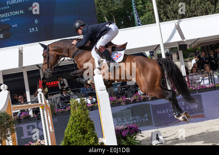 Nick Skelton su grande stella a Piazza di Siena showjumping event Roma, 2013 Foto Stock