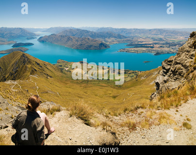 Vista dalla cima del Picco Roys, Wanaka, affacciato sul lago Wanaka Foto Stock