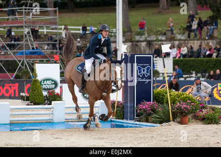 Peder Fredricson di Svezia a competere in Furusiyya FEI Nations Cup presso la Piazza di Siena in Roma 2013 Foto Stock