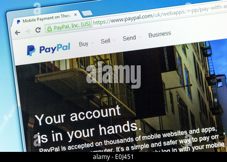 Primo piano di Paypal pagina web dopo la società del rebranding in 2014, visto in Google Chrome browser sul monitor di un PC. Foto Stock