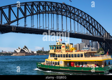 Sydney Australia, Harbour Bridge, porto, Opera House, Sydney Ferries, traghetto, barca, AU140310077 Foto Stock