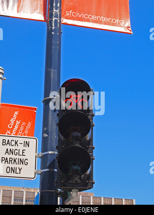 Arresto rosso bicicletta semaforo di San Francisco in California Foto Stock