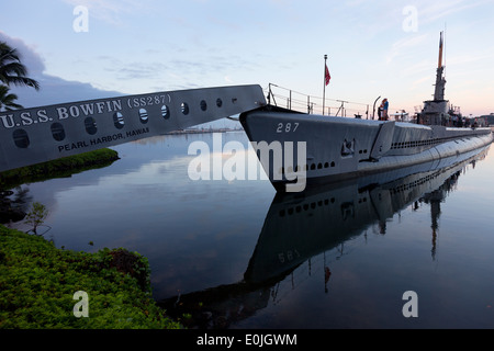 Storica la II Guerra Mondiale sommergibile USS Bowfin ormeggiata al porto di perla, Oahu, Hawaii Foto Stock