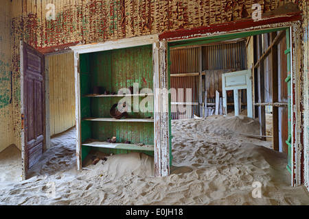 Afrika, Namibia, Kolmannskuppe, Verlasse Haeuser voll sabbia Foto Stock
