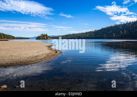 Bellissima vista Fannette isola sul lago Tahoe. Foto Stock