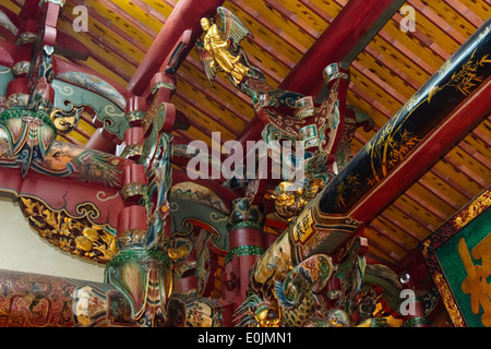 Dettagli architettonici in Guan Di tempio, Hsinchu, Taiwan Foto Stock