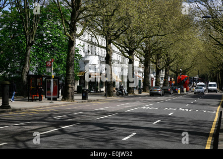 Holland Park Avenue, Holland Park, London, Regno Unito Foto Stock