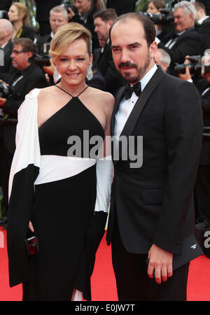 Cannes, Francia. 14 Maggio, 2014. Caroline Gruosi Scheufele e Alexis Veller arrivare per la proiezione del film 'Grace di Monaco' e la cerimonia di apertura della sessantasettesima annuale di Cannes Film Festival di Cannes, Francia, 14 maggio 2014. Presentato fuori concorso, il filmato si apre il festival che corre dal 14 al 25 maggio. Foto: Hubert Boesl/dpa/Alamy Live News Foto Stock