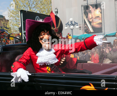 Close-up immagine di Capitan Uncino, prendendo parte alle stelle 'n' auto, Parade presso il Walt Disney Studios, Parigi Foto Stock