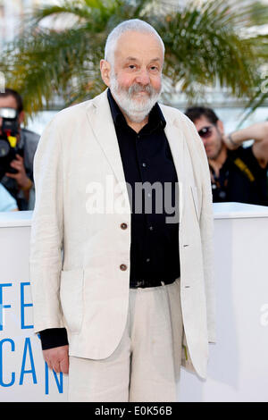 Cannes, Francia. 15 Maggio, 2014. Mike Leigh durante il 'Mr. Turner' photocall al 67th festival di pellicola di Cannes il 15 maggio 2014 Credit: dpa picture alliance/Alamy Live News Foto Stock